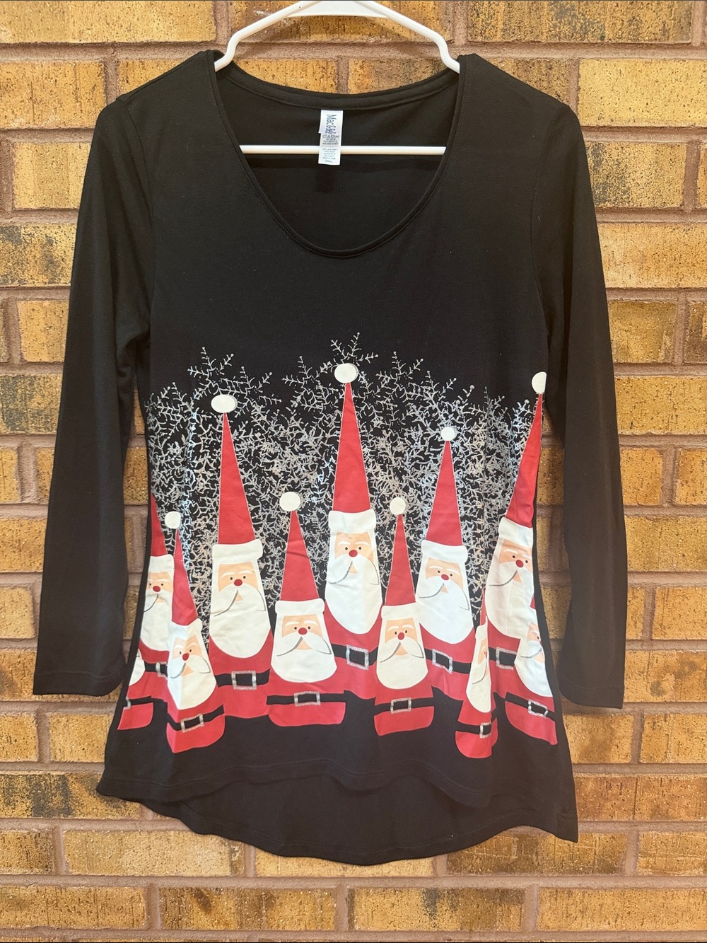 Women’s Black Scoop Neck Long-Sleeve Santa Graphic Tee